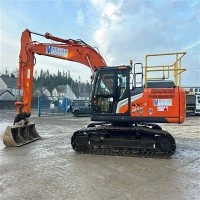 Hitachi ZX210 hidrauliskais ekskavators